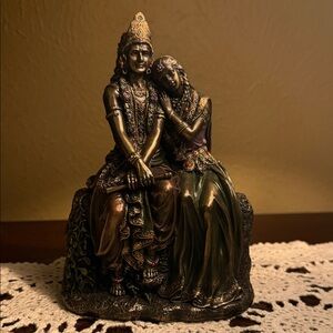 ⚜️ gorgeous statue of Radha & Krishna, God & Goddess of Love in Hindu Mythology